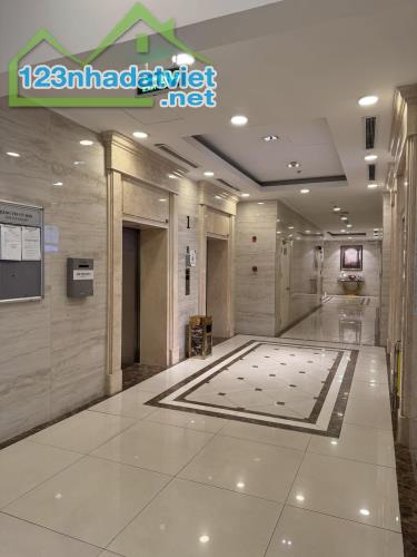 BÁN CĂN CHUNG CƯ ROYAL CITY – BAN CÔNG ĐÔNG NAM - 3 PN – 2 WC – 131M2 – 13.5 TỶ - 2