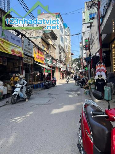 Bán nhà Đình Thôn 4 tầng, sổ đỏ 59m², ô tô có thể vào nhà tại Mỹ Đình 1, Nam Từ Liêm, chỉ - 2
