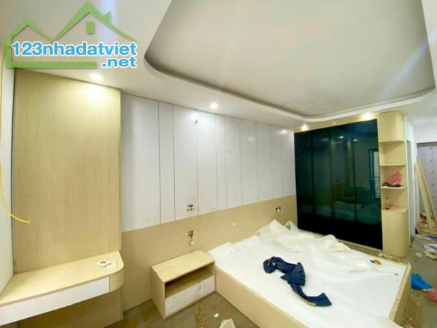 Nhà Ba Đình 36m2 x 6 tầng thang máy - Cách mặt phố 10M - Thoáng sáng - Nở hậu.
