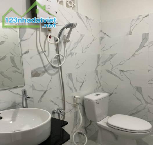 Bán nhà QUẬN 10, hẻm Cách Mạng Tháng Tám, dài 21 m, giá 10.3 tỷ - 2