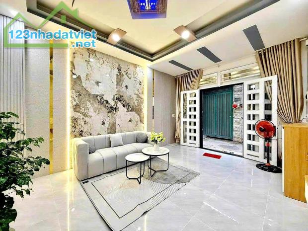 Nhà đẹp ngay Phạm Văn Chiêu, Gò Vấp, ngang bề thế (4x10) chỉ 4.x TỶ