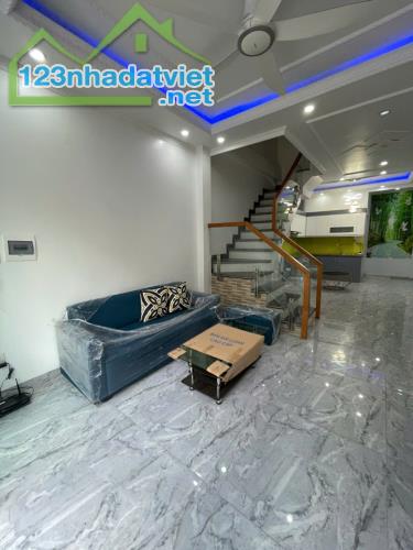 BÁN NHÀ ĐƯỚNG NGUYỄN CỘNG HÒA, LÊ CHÂN, HẢI PHÒNG - 3,15 TỶ - 40M2 - 2