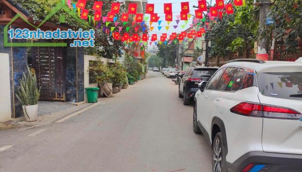 Bán đất Kim Chung - Ô tô tránh - Kinh Doanh - 90m - Mt rộng - Hơn 8 tỷ - Lh 0974208357