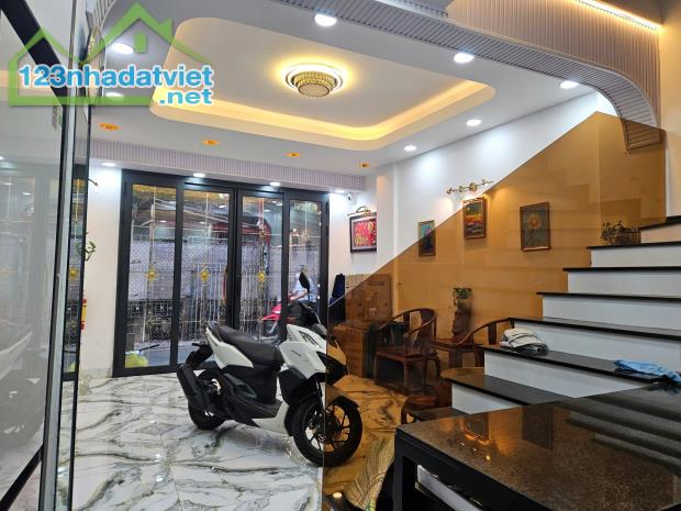 Bán nhà HXH ngang 4,5m sát mặt tiền Nhật Tảo quận 10 chỉ 13 tỷ