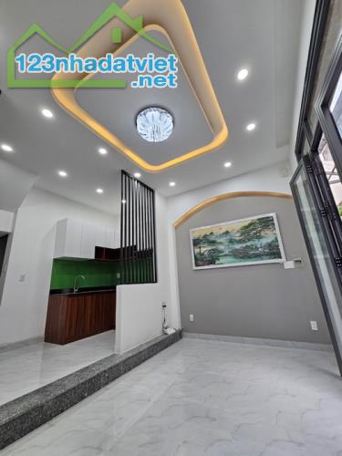 [Thanh khoản nhanh chóng] NHÀ BTCT ĐẸP 4 TẦNG, RỘNG 4M, HẺM 1/, SỔ VUÔNG - GIÁ CHỈ NHỈNH