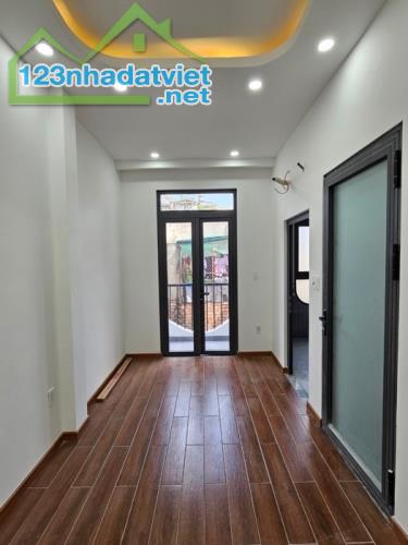 [Thanh khoản nhanh chóng] NHÀ BTCT ĐẸP 4 TẦNG, RỘNG 4M, HẺM 1/, SỔ VUÔNG - GIÁ CHỈ NHỈNH - 2