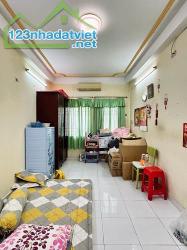 5 TỶ HƠN - NHÀ QUẬN 10 GẦN CHỢ NHẬT TẢO - HẺM 6M XE TẢI THÔNG -  32Mx5 3PN LỚN - VUÔNG VỨC - 2
