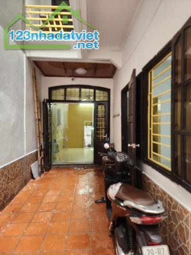 Hot ** Bán nhà Khương Đình DT 59M2 4 tầng MT:5M 12.X tỷ Thanh Xuân Hà Nội - 2