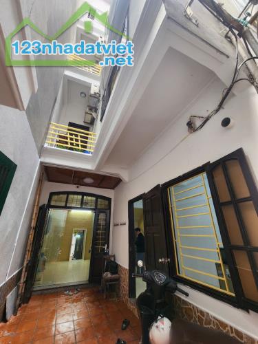 Hot ** Bán nhà Khương Đình DT 59M2 4 tầng MT:5M 12.X tỷ Thanh Xuân Hà Nội - 1