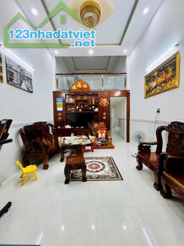 Bán Nhà HXH Thạnh Lộc Quận 12, 4x18, 3PN giá rẻ 3.x Tỷ - 1