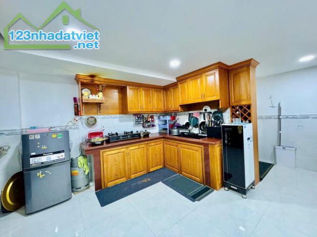 Bán Nhà HXH Thạnh Lộc Quận 12, 4x18, 3PN giá rẻ 3.x Tỷ - 4