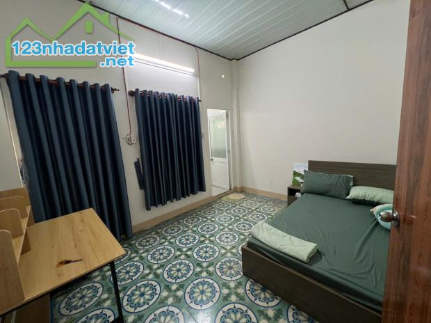 Cho thuê nhà  nguyên căn 3pn dt 80m , mặt tiền đẹp trung tâm thành phố đầy đủ nội thất mới - 2