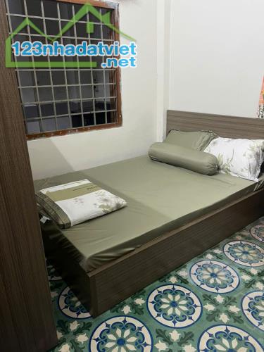 Cho thuê nhà  nguyên căn 3pn dt 80m , mặt tiền đẹp trung tâm thành phố đầy đủ nội thất mới - 3