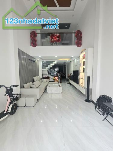 13 TỶ HƠN - NHÀ QUẬN 5 GẦN ĐH Y DƯỢC - SÁT MẶT TIỀN - 70M2 5 TẦNG 7PN MỚI - DÒNG TIỀN 45TR