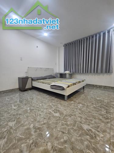 13 TỶ HƠN - NHÀ QUẬN 5 GẦN ĐH Y DƯỢC - SÁT MẶT TIỀN - 70M2 5 TẦNG 7PN MỚI - DÒNG TIỀN 45TR - 3