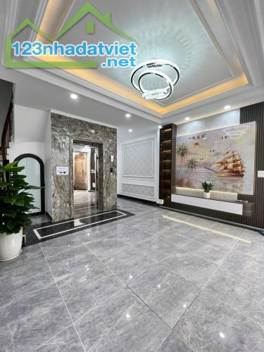 BÁN NHÀ THANH XUÂN, BA GÁC ĐỖ CỬA, THANG MÁY, GẦN PHỐ, NHÀ MỚI, 40M2x6Tx5M, GIÁ 9,9 TỶ