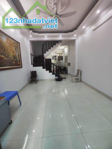 💥💥Phân lô Ô tô vòng quanh, Trung Kính to 81m 5T, MT 5m, Kinh doanh, 33 tỷ