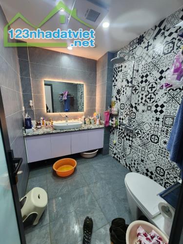 BÁN NHÀ YÊN LẠC, 57M, 5T, MT 4M, Ô TÔ TRÁNH, VĂN PHÒNG, THANG MÁY, MỚI, CHỈ 18,8 TỶ.