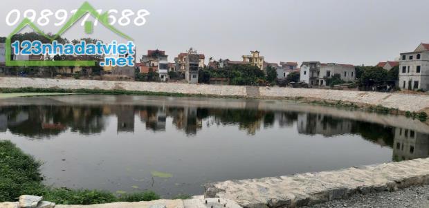 Chính chủ bán lô đất view hồ trung tâm xã Tân Phú, H. Quốc Oai, giá đầu tư: - 3