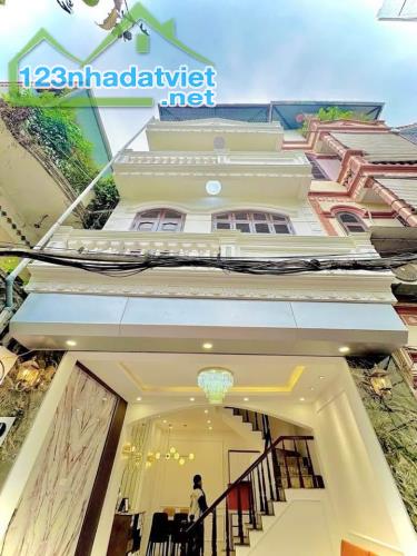 BÁN NHÀ TRUNG TÂM TÂY HỒ 45M2 8,4 TỶ FULL NỘI THẤT - 1
