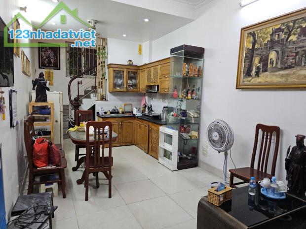 Chính Chủ Cần Cho Thuê Nhà Nguyên Căn Đại Cồ Việt HBT Giá Chỉ 9.9 Triệu/tháng. - 4