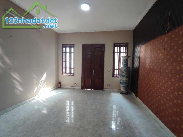 nhà phố Dương Văn Bé 30m 5-PHÂN LÔ Ô TÔ TRÁNH, ĐỖ NGÀY ĐÊM - THÔNG KD - CẠNH HỒ ĐIỀU HOÀ