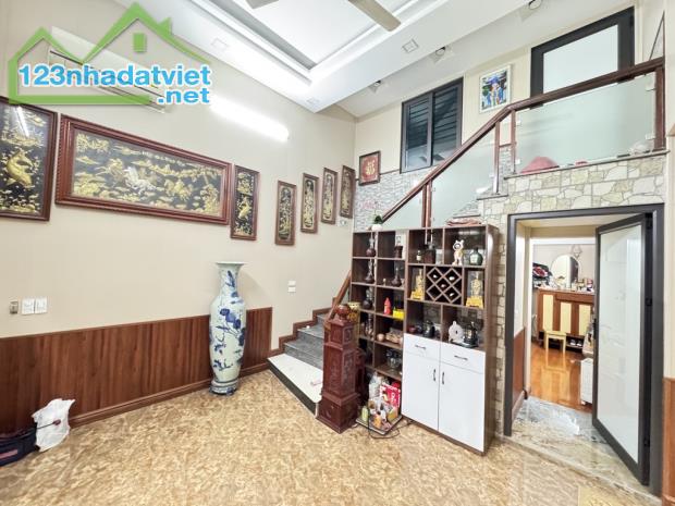 🌺 NHÀ 2 TẦNG ĐẸP Ở NGAY - MẶT TIỀN RỘNG RÃI - NGÕ NÔNG - CÁCH TRỤC CHÍNH OTO 30M 🌺