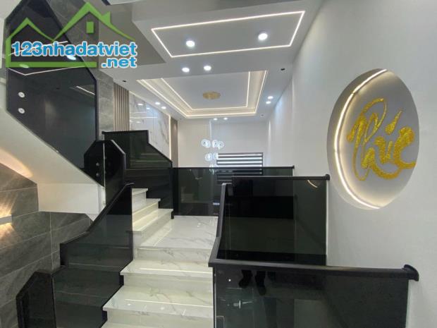 TOÀ NHÀ 5 TẦNG HẺM XE TẢI 8M - SÁT MẶT TIỀN PHẠM ĐĂNG GIẢNG - GIÁP TÂN PHÚ - GẦN AOEN