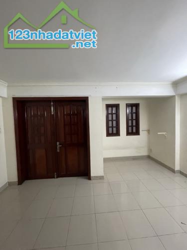 Mặt tiền Nguyễn Kiệm P.3 GV, 4 tầng 75m2, dòng tiền 20tr/th - 3