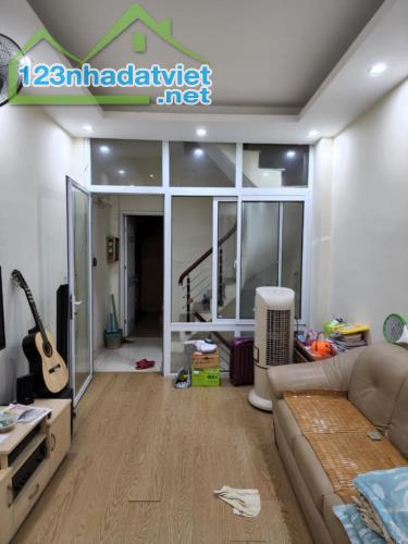 Bán nhà phố Yên Hoa,diện tích 40m2,giá 10 tỷ - 5