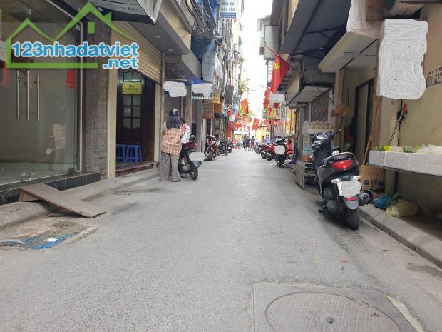 BÁN NHÀ THÁI THỊNH-ĐỐNG ĐA-50M-7T-12.5TY.
LH: 0982.769.586