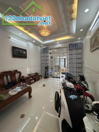 Bán Nhà 2Tầng - 77m2- HXH4m - Nguyễn Văn Lượng Gò Vấp giá Tốt 5.9Tỷ.