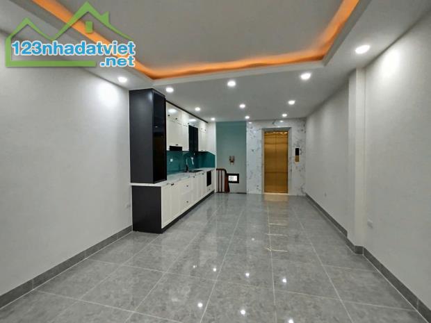 PHÂN LÔ, Ô TÔ ĐỒNG TÀU- HOÀNG MAI, 45 M2, 6 TẦNG, MẶT TIỀN 4  M, GIÁ  NHỈNH 12 TỶ. - 2