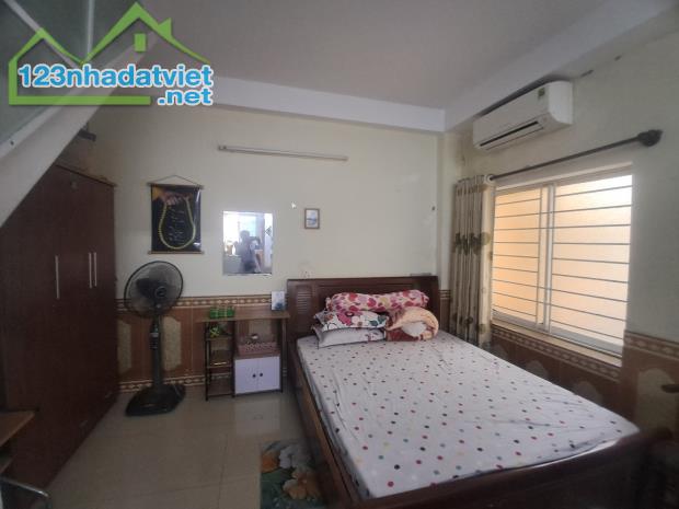 ► Sát MT Lý Thường Kiệt, Lô Góc kiệt Rộng, 45m2, 2 tầng, cứng sạch, hơn 3 tỷ - 2
