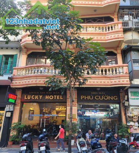 Bán Nhà Mặt Phố Nguyễn Thái Học, Ba Đình, DT 195m2 x 12T MT:8,5m. Giá Rẻ.