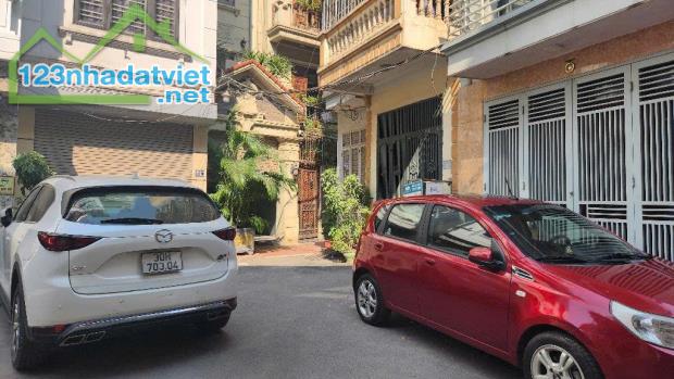 Bán nhà Lạc Long Quân: oto dừng đỗ ngày đêm, nhà dân xây đẹp, lô góc, vị trí siêu đẹp - 2