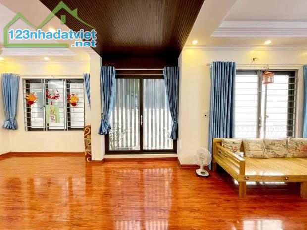 Chỉ 1 nhà ra phố, Khương Đình, nhà mới, tặng toàn bộ nội thất, lô góc, DT 45m, 5tầng,MT6m, - 3