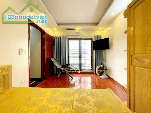 Chỉ 1 nhà ra phố, Khương Đình, nhà mới, tặng toàn bộ nội thất, lô góc, DT 45m, 5tầng,MT6m, - 4