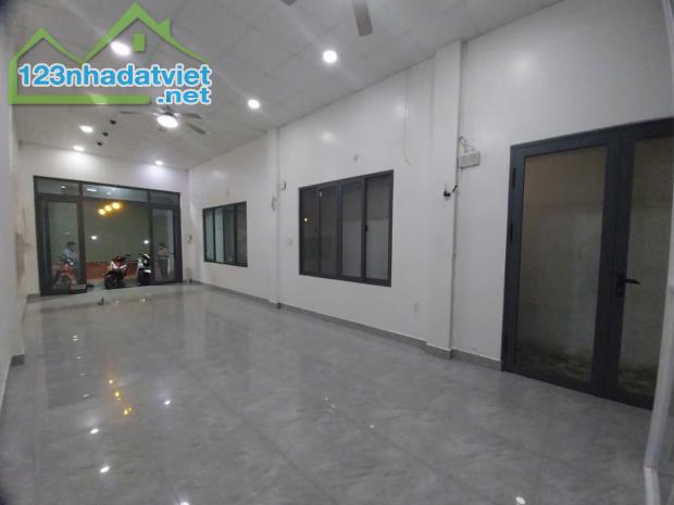 BÁN NHÀ MẶT TIỀN KD ĐÔNG HƯNG THUẬN 11 QUẬN 12 , NGANG LỚN 5 X 26M, 130M2, NHỈNH 10 TỶ TL - 1