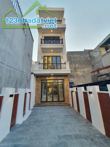 Bán nhà 4 tầng sân cổng độc lập đường Nguyễn Văn Linh - 5