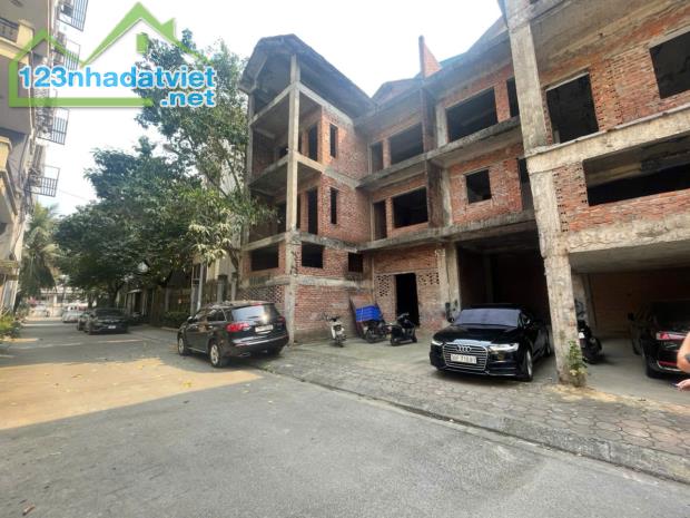BIỆT THỰ XÂY THÔ 2 THOÁNG 40 TỶ 95m 4 TẦNG MT 8m VỈA HÈ 3 Ô TÔ TRÁNH VÕ CHÍ CÔNG TÂY HỒ