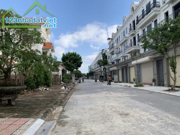 Nhỉnh 18 tỷ có ngay căn Shophouse Thuận An Hải Phát cho thuê ổn định 276 triệu hàng năm - 1