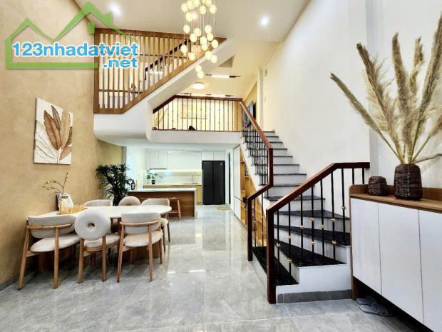 Bán nhà bạch mai 5 tầng mới đẹp long lanh lô góc hai bà trưng