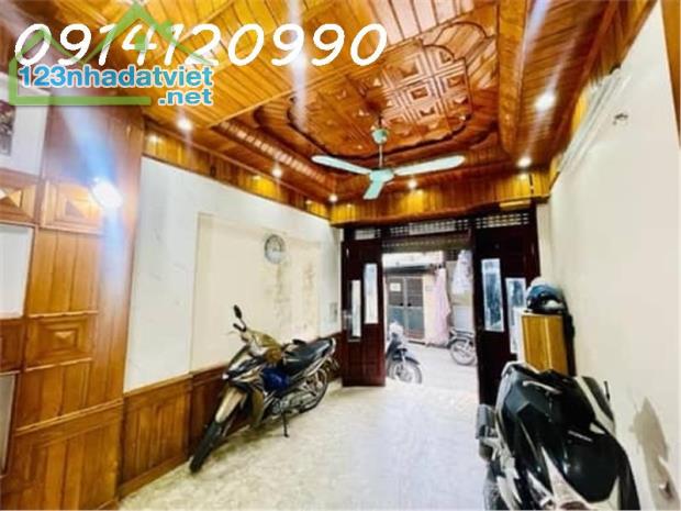 Bán nhà Dương Văn Bé.DT:50mx5T,lô góc 3 mặt thoáng,ôtô vào nhà,dân xây.đường ô tô - 2