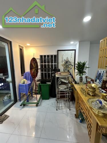 MẶT TIỀN KINH DOANH DẠ NAM P2.Q8. 71m2, 7 PN, 4 lầu ( 3.6 * 21 ), giá 17 tỉ. TL : - 3