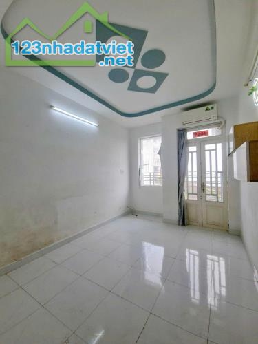 Bán nhà 3 tầng đường Mễ Cốc q8 - 4
