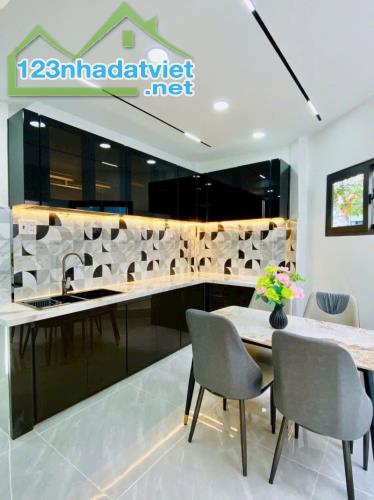 BÁN NHÀ 2 TẦNG ĐƯỜNG NGUYỄN DUY CUNG - GÒ VẤP, 2PN - 2WC, FULL NỘI THẤT, NỞ HẬU GIÁ CHỈ - 3