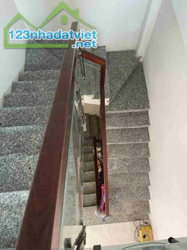 NGÂN HÀNG DÍ NÊN CHỦ CẦN RA ĐI CĂN NHÀ SIÊU RẺ. KIỆT CỰC ĐẸP