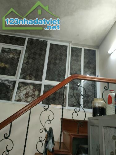 Cho thuê căn hộ khép kín Phố Huế 30m/44m, tầng 4, mặt tiền 3m, 7 tr/th Hai Bà Trưng. - 2