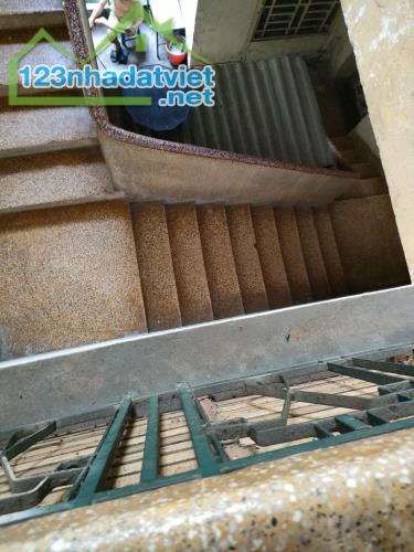 Cho thuê căn hộ khép kín Phố Huế 30m/44m, tầng 4, mặt tiền 3m, 7 tr/th Hai Bà Trưng. - 3